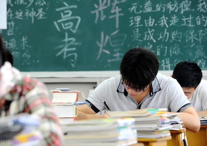 说明检验人才最靠谱的就是高考哈什么都是虚的小蒋的事迹充分(图2)